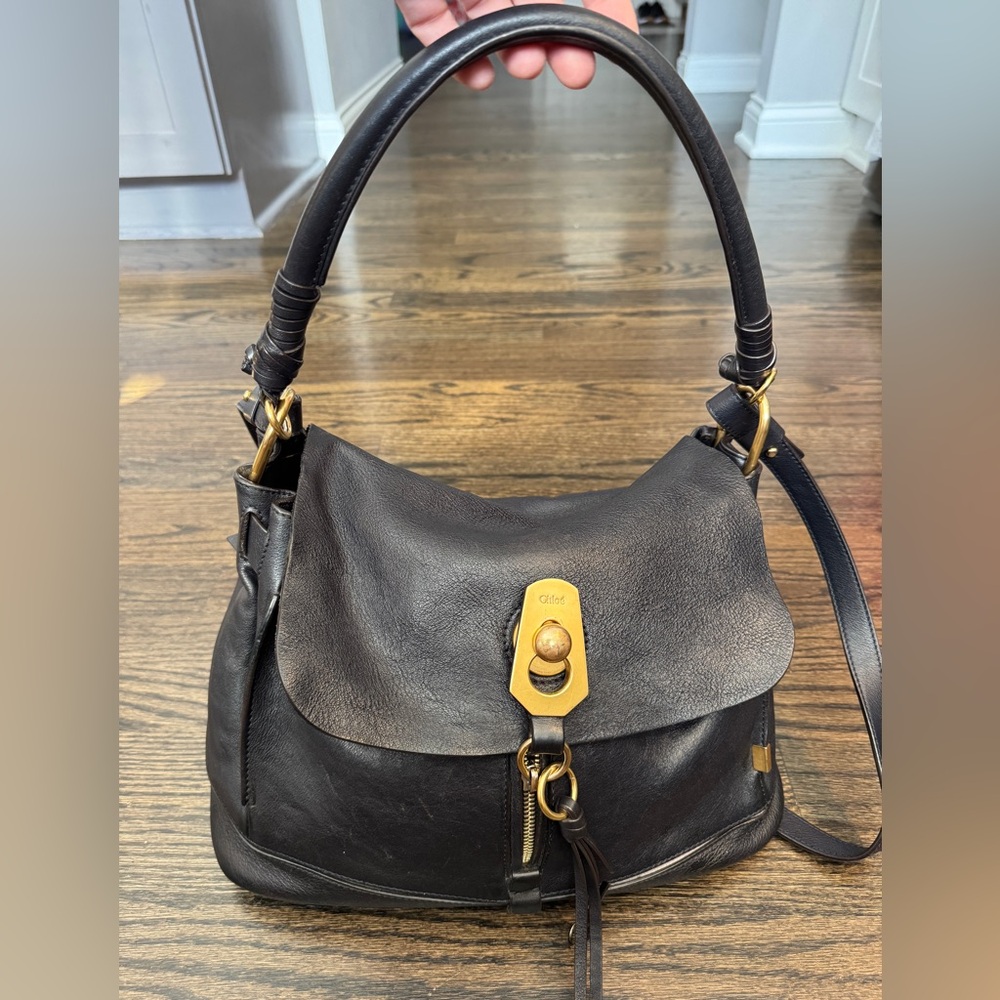 Chloé • Gold Turn-Lock Shoulder & Crossbody Bag Authentic Black Leather(flaws)